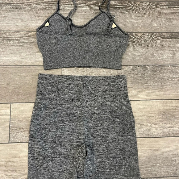 NWT Grey Seamless Workout Set-Spaghetti Strap Sports Bra & High-Waisted Shorts - Picture 4 of 5